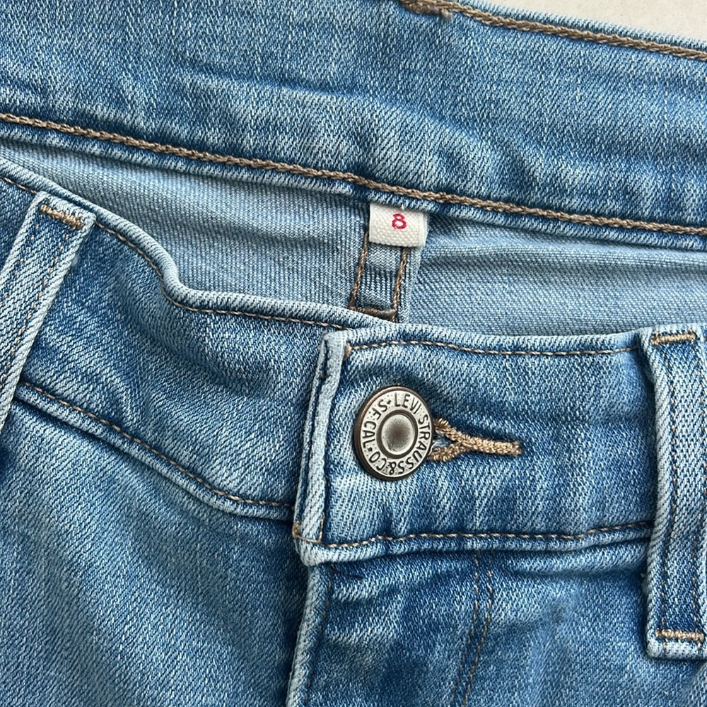 EUC Levis Blue Jeans with bow detail - Picture 3 of 5
